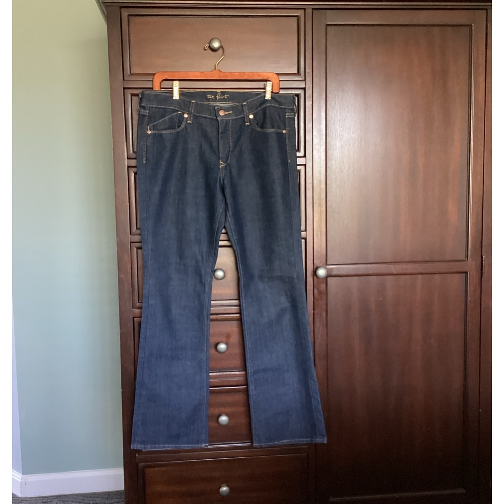 Old Navy Flirt Bootcut Jeans Mid-Rise NWOTS dark Wash stretch